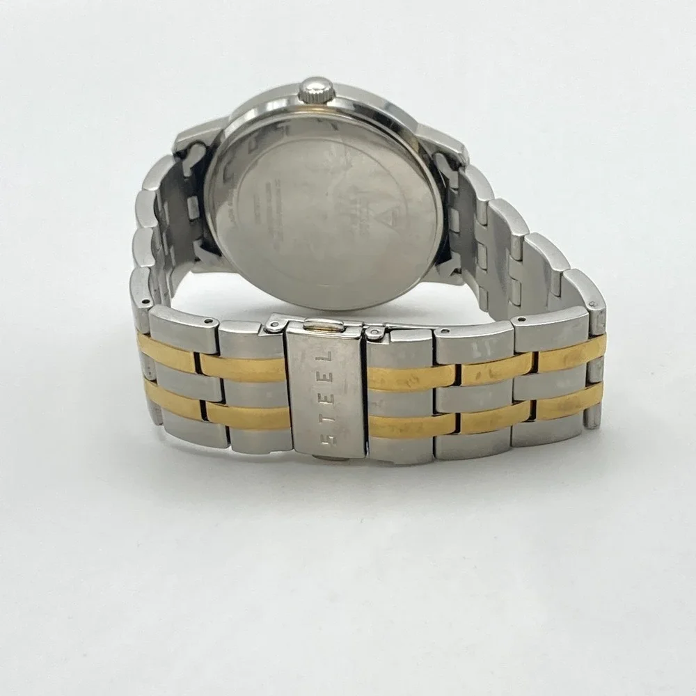 Guess good used